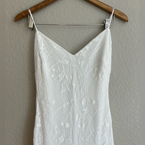 NWOT Flawless Extravagance White Lace Trumpet Hem Maxi Dress - Picture 4 of 8